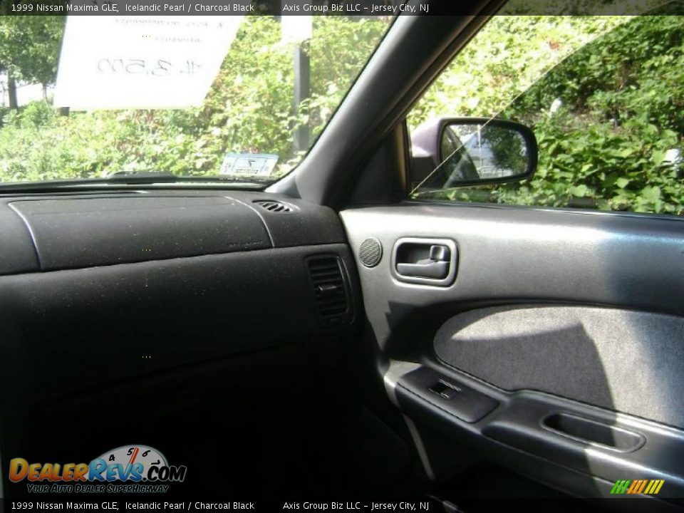 1999 Nissan Maxima GLE Icelandic Pearl / Charcoal Black Photo #9