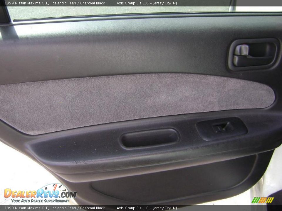 1999 Nissan Maxima GLE Icelandic Pearl / Charcoal Black Photo #11