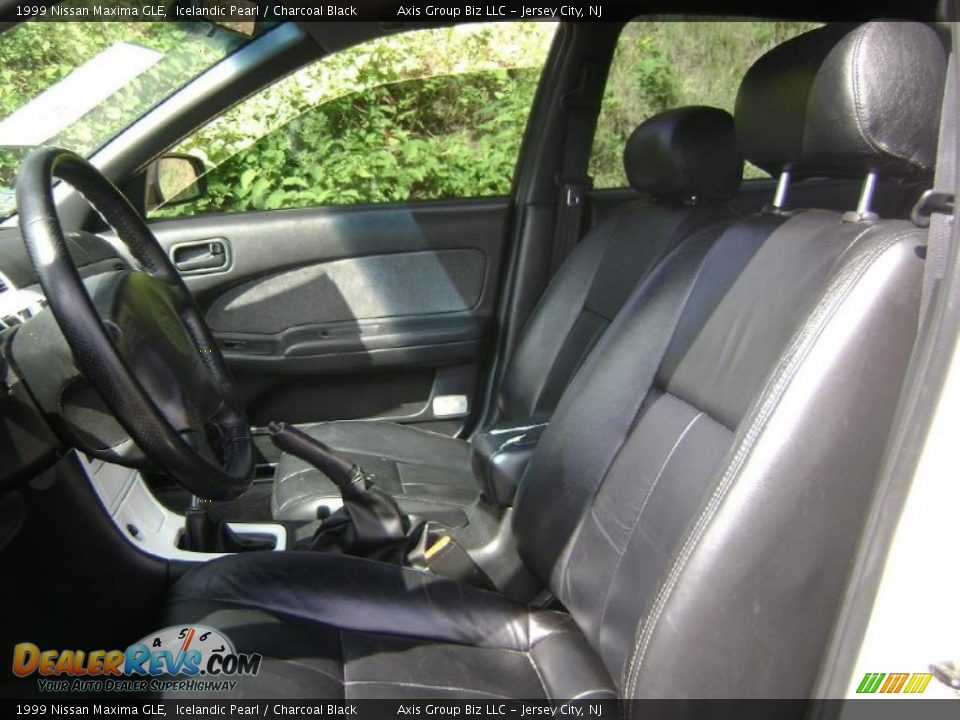 1999 Nissan Maxima GLE Icelandic Pearl / Charcoal Black Photo #12