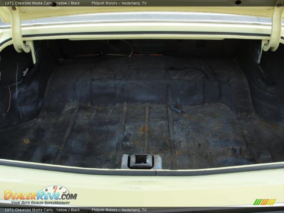 1971 Chevrolet Monte Carlo Yellow / Black Photo #31