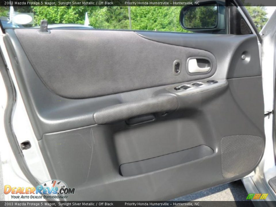 2003 Mazda Protege 5 Wagon Sunlight Silver Metallic / Off Black Photo #6