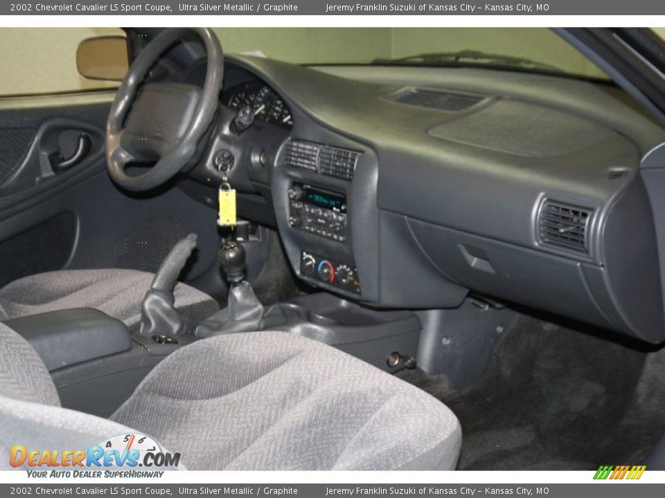 2002 Chevrolet Cavalier LS Sport Coupe Ultra Silver Metallic / Graphite Photo #7