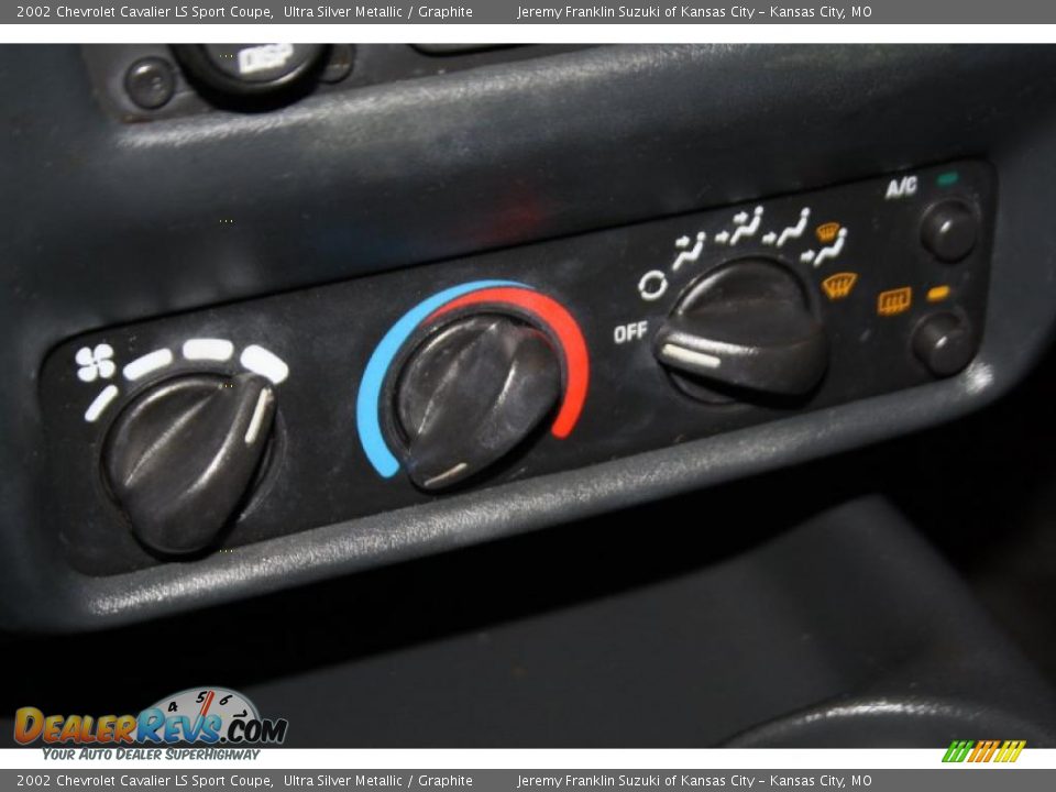 2002 Chevrolet Cavalier LS Sport Coupe Ultra Silver Metallic / Graphite Photo #14
