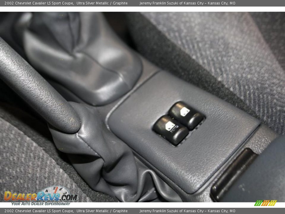 2002 Chevrolet Cavalier LS Sport Coupe Ultra Silver Metallic / Graphite Photo #17