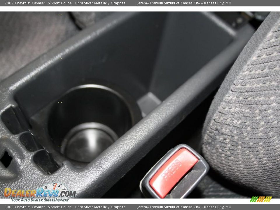 2002 Chevrolet Cavalier LS Sport Coupe Ultra Silver Metallic / Graphite Photo #18