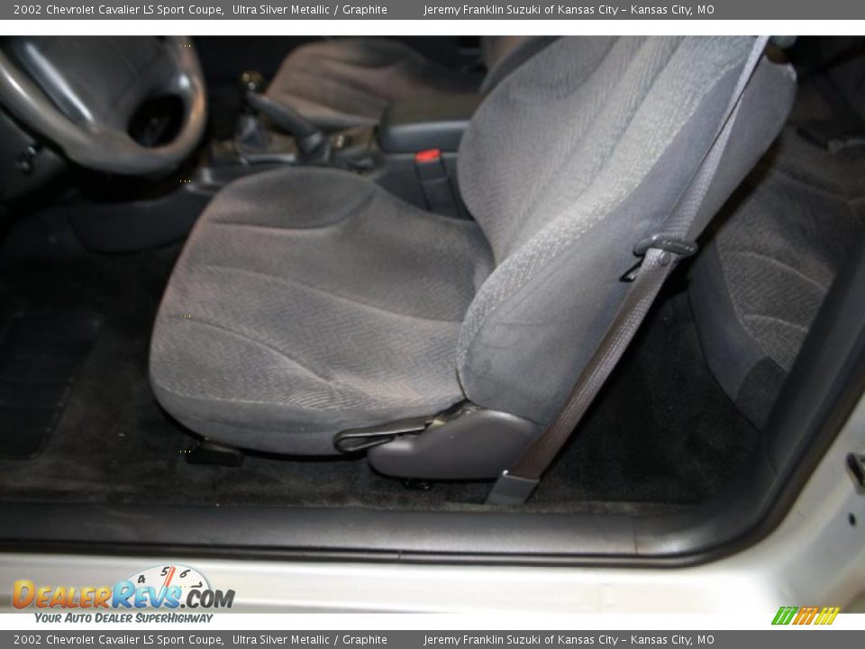 2002 Chevrolet Cavalier LS Sport Coupe Ultra Silver Metallic / Graphite Photo #23
