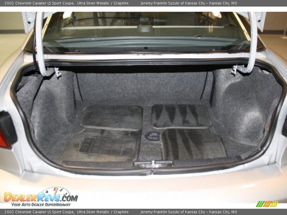 2002 Chevrolet Cavalier LS Sport Coupe Ultra Silver Metallic / Graphite Photo #27