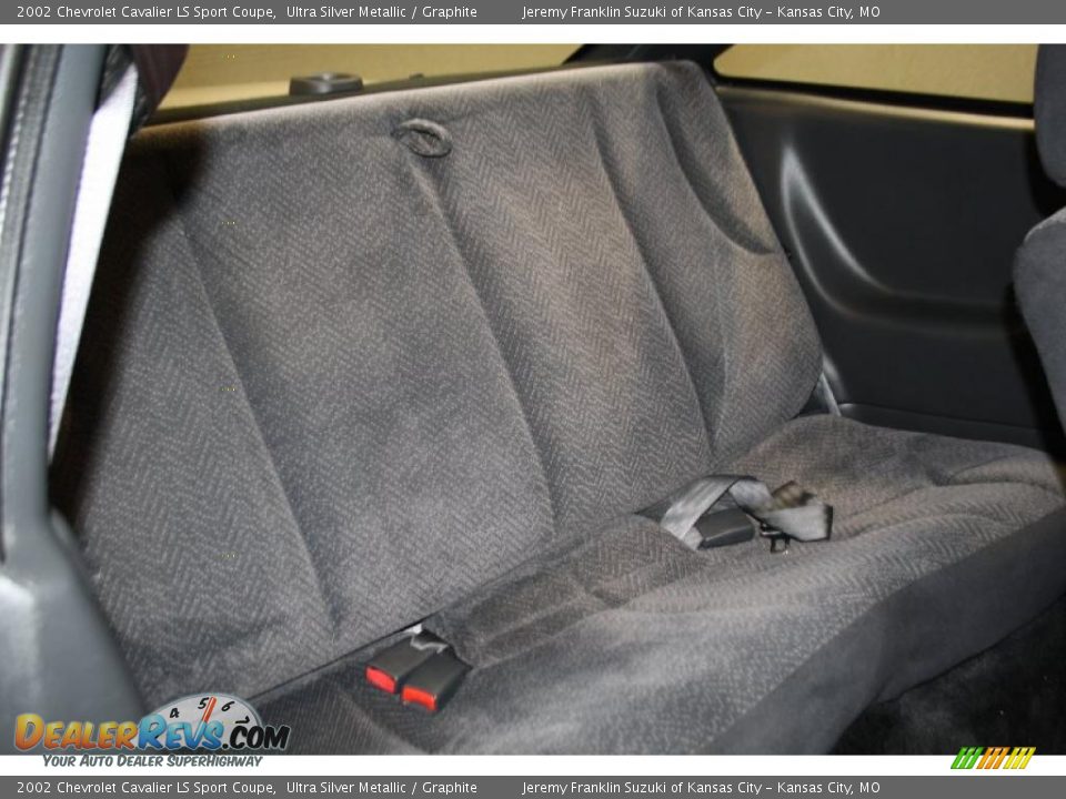 2002 Chevrolet Cavalier LS Sport Coupe Ultra Silver Metallic / Graphite Photo #28
