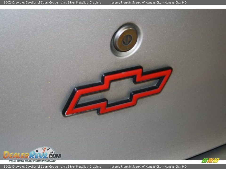 2002 Chevrolet Cavalier LS Sport Coupe Ultra Silver Metallic / Graphite Photo #30