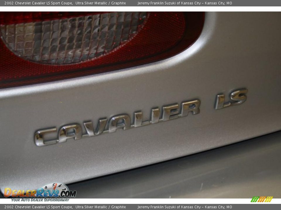 2002 Chevrolet Cavalier LS Sport Coupe Ultra Silver Metallic / Graphite Photo #31