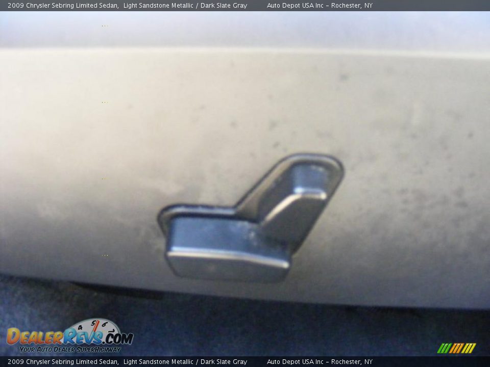 2009 Chrysler Sebring Limited Sedan Light Sandstone Metallic / Dark Slate Gray Photo #10
