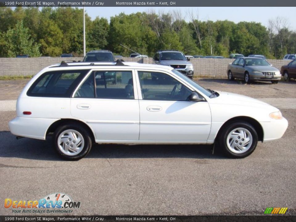 1998 Ford Escort SE Wagon Performance White / Gray Photo #2
