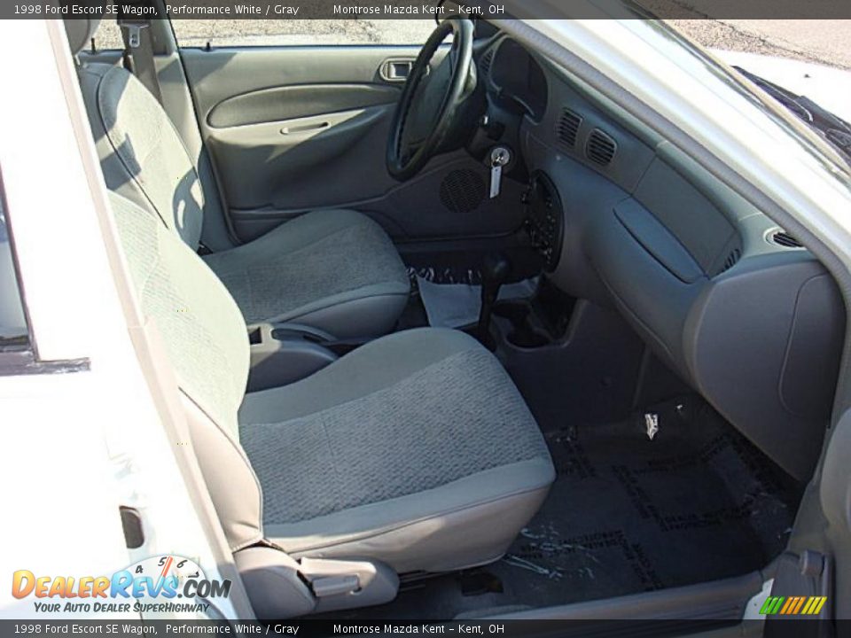 1998 Ford Escort SE Wagon Performance White / Gray Photo #10