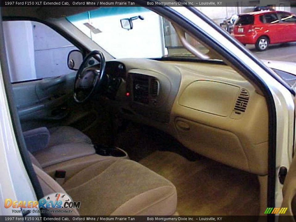1997 Ford F150 XLT Extended Cab Oxford White / Medium Prairie Tan Photo #8