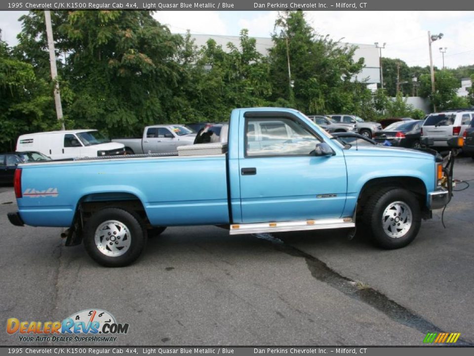 1995 Chevrolet C/K K1500 Regular Cab 4x4 Light Quasar Blue Metallic / Blue Photo #4