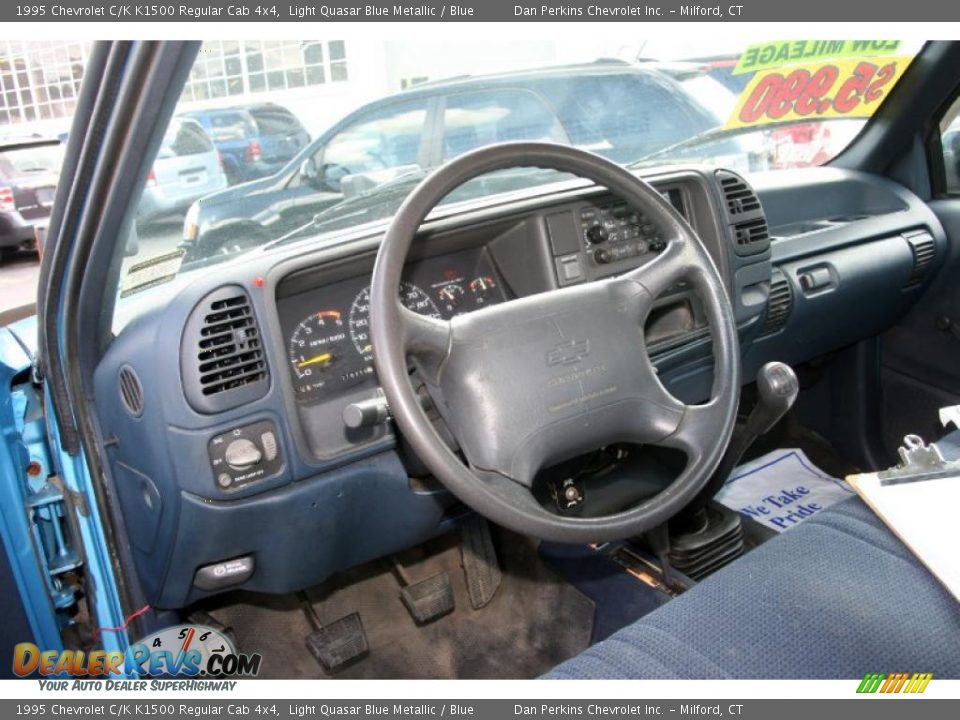 1995 Chevrolet C/K K1500 Regular Cab 4x4 Light Quasar Blue Metallic / Blue Photo #11