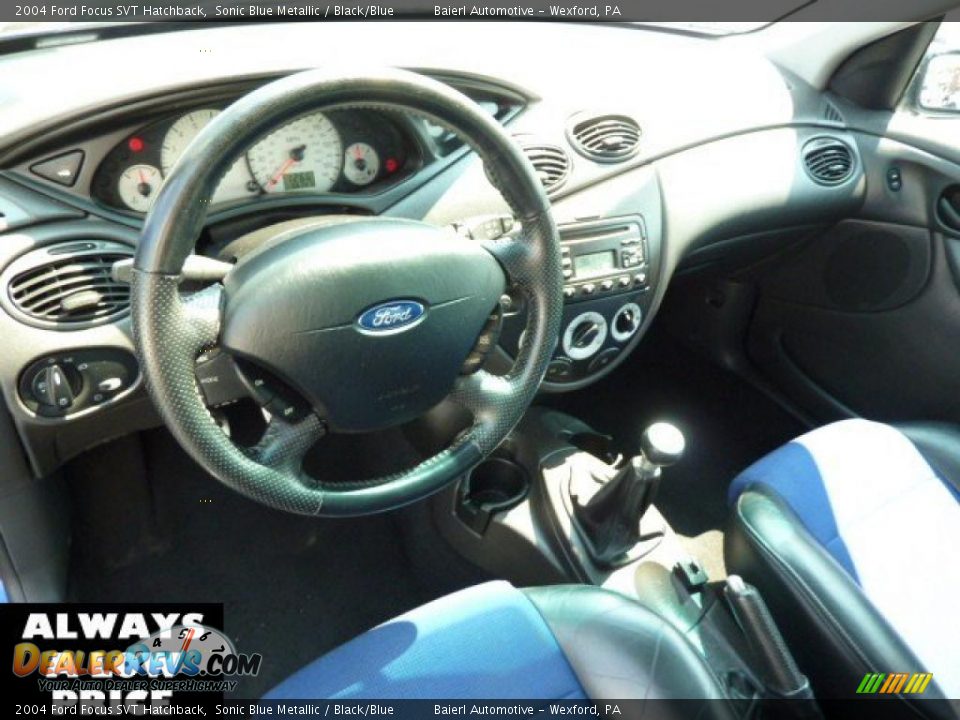 2004 Ford Focus SVT Hatchback Sonic Blue Metallic / Black/Blue Photo #11