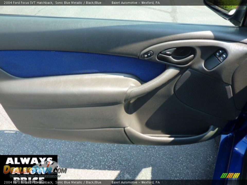 2004 Ford Focus SVT Hatchback Sonic Blue Metallic / Black/Blue Photo #12