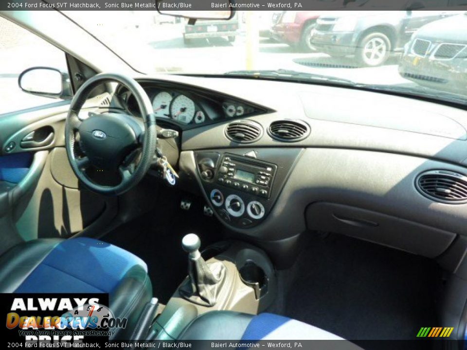 2004 Ford Focus SVT Hatchback Sonic Blue Metallic / Black/Blue Photo #16