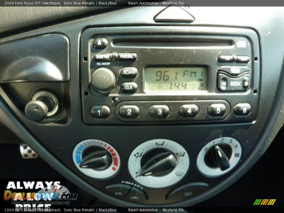 2004 Ford Focus SVT Hatchback Sonic Blue Metallic / Black/Blue Photo #18
