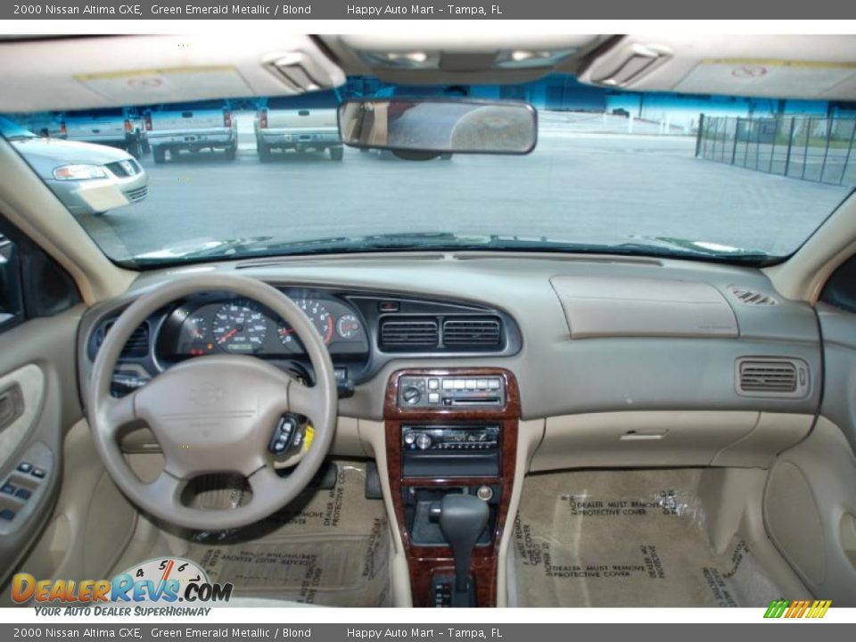 2000 Nissan Altima GXE Green Emerald Metallic / Blond Photo #12