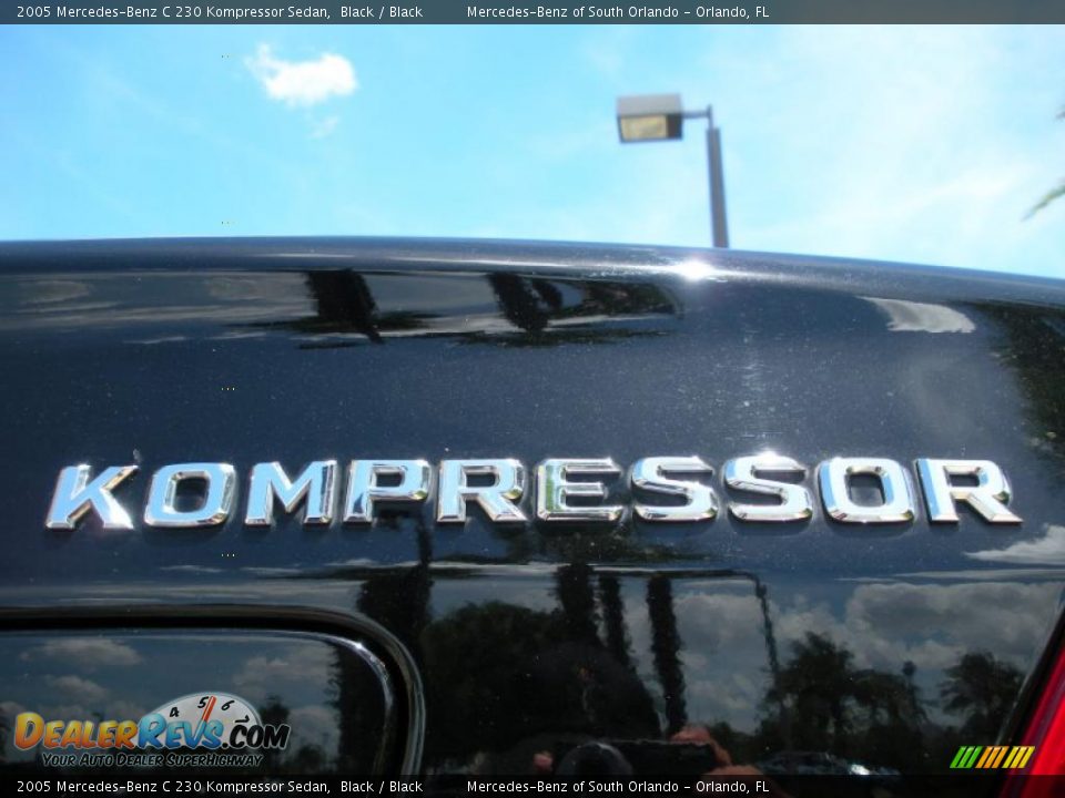 2005 Mercedes-Benz C 230 Kompressor Sedan Black / Black Photo #10