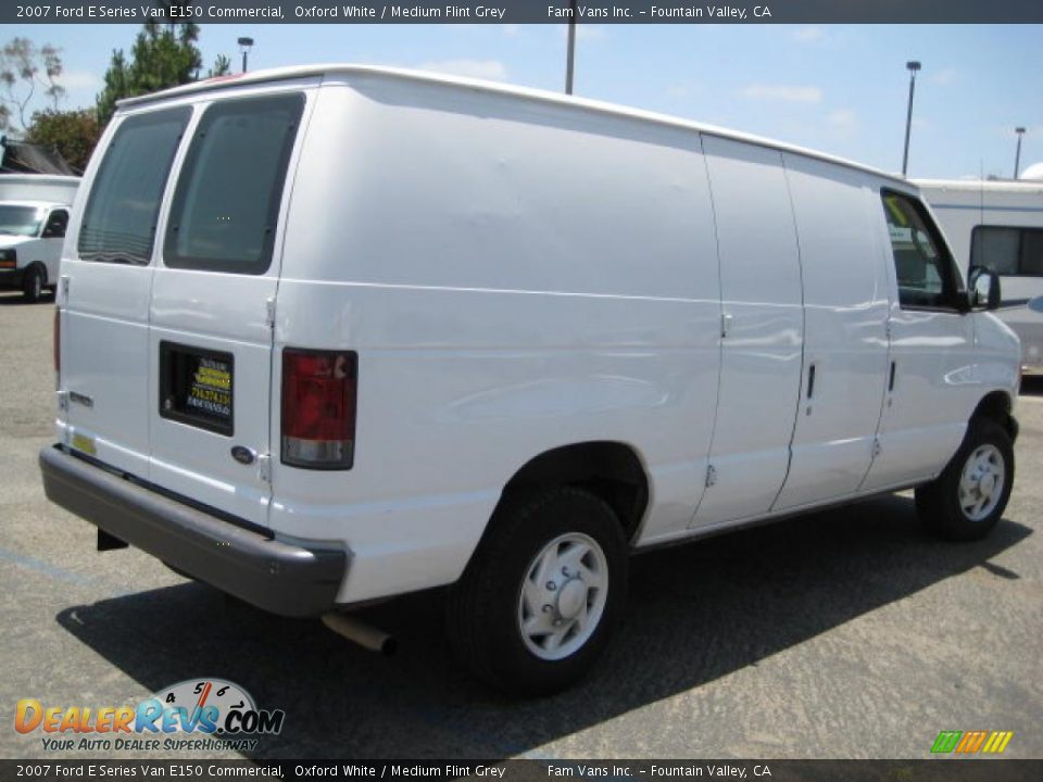 2007 Ford E Series Van E150 Commercial Oxford White / Medium Flint Grey Photo #3