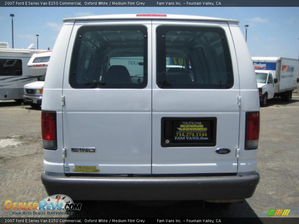 2007 Ford E Series Van E150 Commercial Oxford White / Medium Flint Grey Photo #4