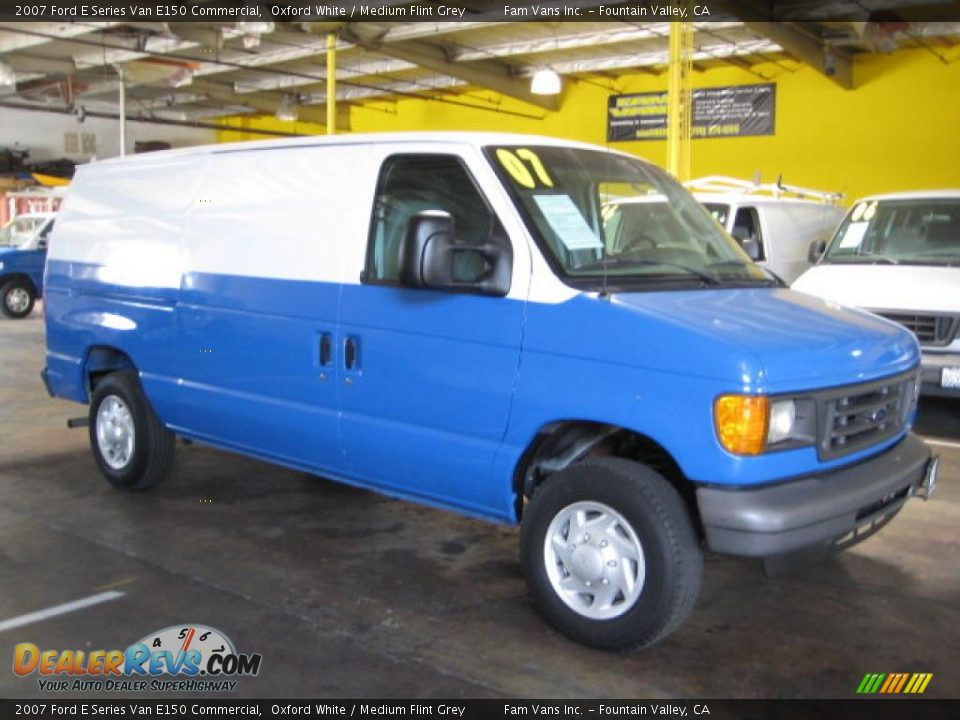 2007 Ford E Series Van E150 Commercial Oxford White / Medium Flint Grey Photo #1