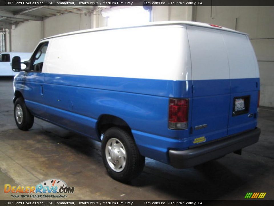 2007 Ford E Series Van E150 Commercial Oxford White / Medium Flint Grey Photo #3