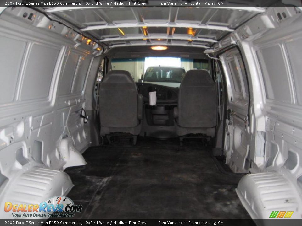 2007 Ford E Series Van E150 Commercial Oxford White / Medium Flint Grey Photo #5