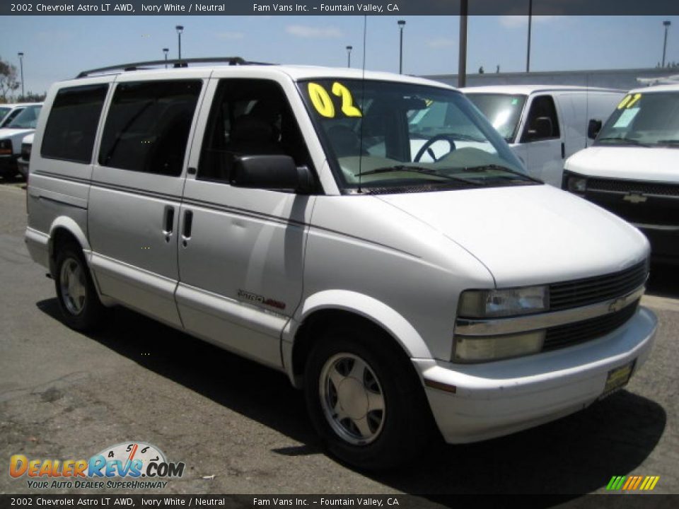 2002 Chevrolet Astro LT AWD Ivory White / Neutral Photo #1