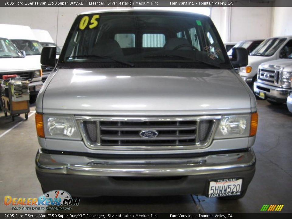2005 Ford E Series Van E350 Super Duty XLT Passenger Silver Metallic / Medium Flint Photo #2