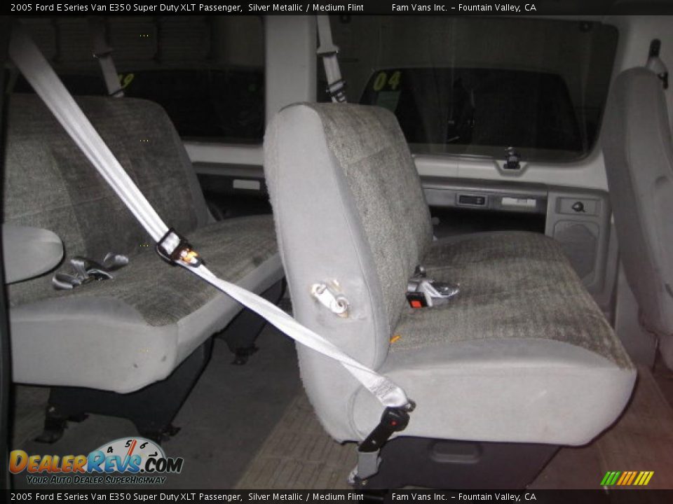 2005 Ford E Series Van E350 Super Duty XLT Passenger Silver Metallic / Medium Flint Photo #3