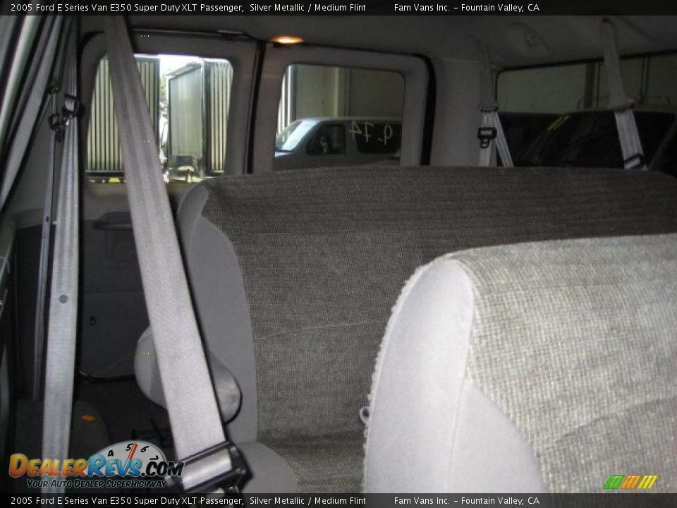 2005 Ford E Series Van E350 Super Duty XLT Passenger Silver Metallic / Medium Flint Photo #4