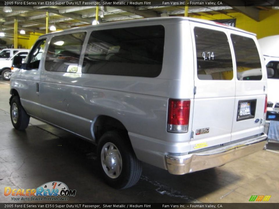 2005 Ford E Series Van E350 Super Duty XLT Passenger Silver Metallic / Medium Flint Photo #5