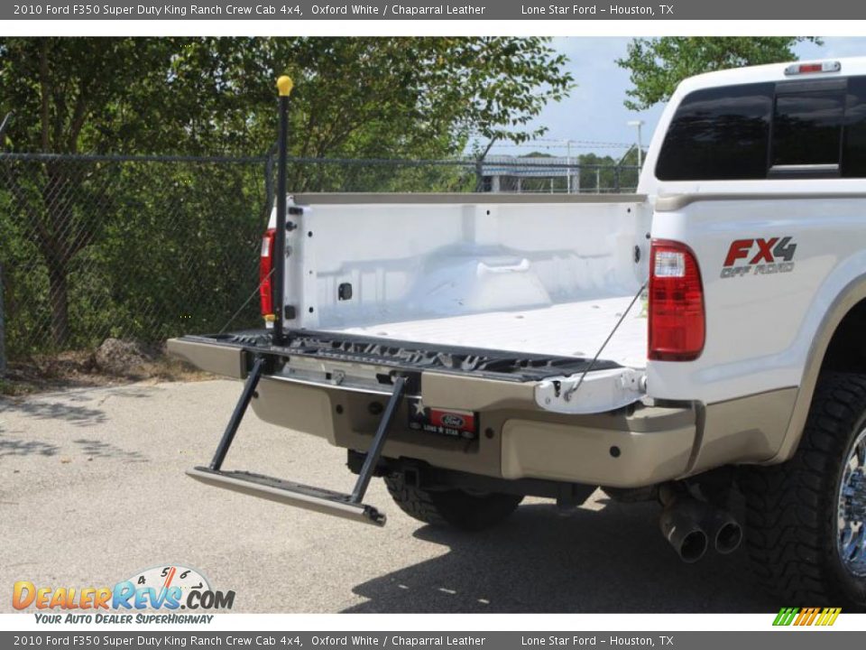 2010 Ford F350 Super Duty King Ranch Crew Cab 4x4 Oxford White / Chaparral Leather Photo #17