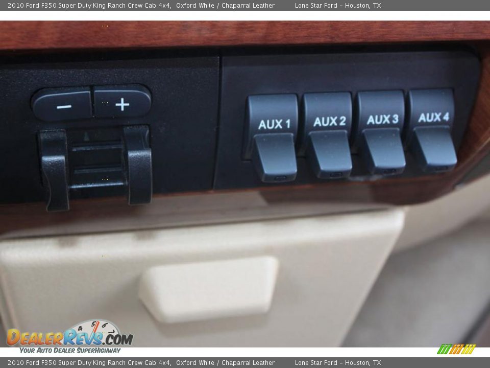2010 Ford F350 Super Duty King Ranch Crew Cab 4x4 Oxford White / Chaparral Leather Photo #24