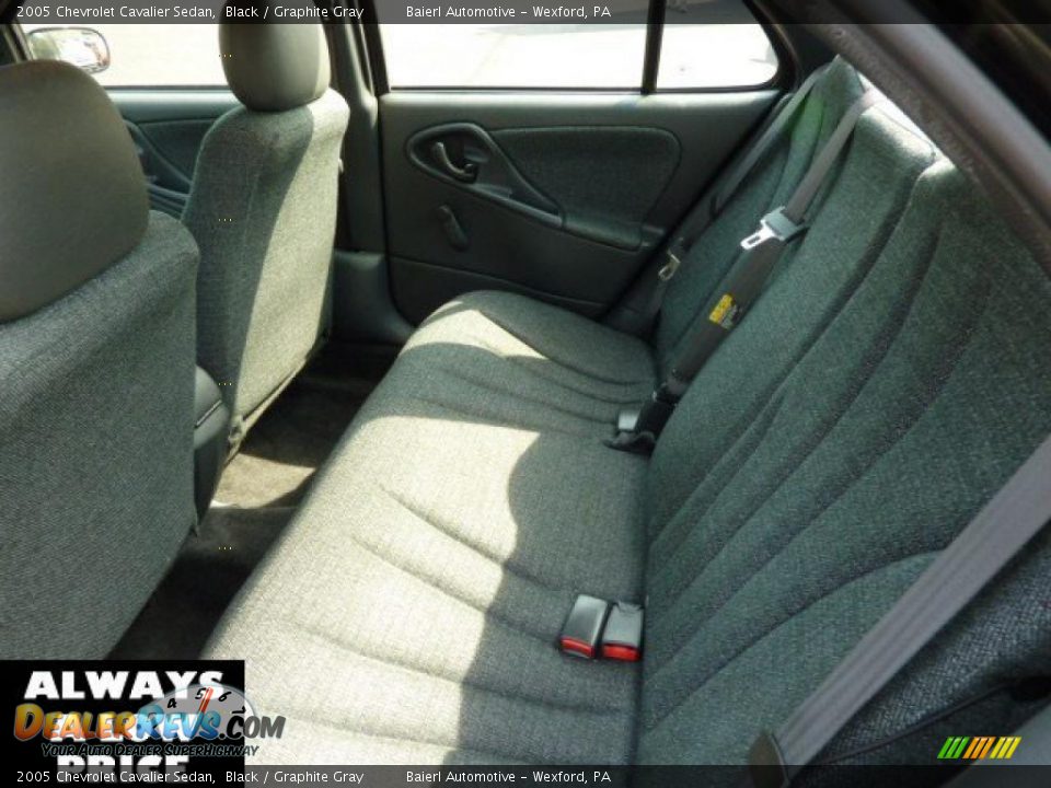 2005 Chevrolet Cavalier Sedan Black / Graphite Gray Photo #13