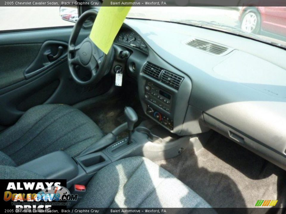 2005 Chevrolet Cavalier Sedan Black / Graphite Gray Photo #17