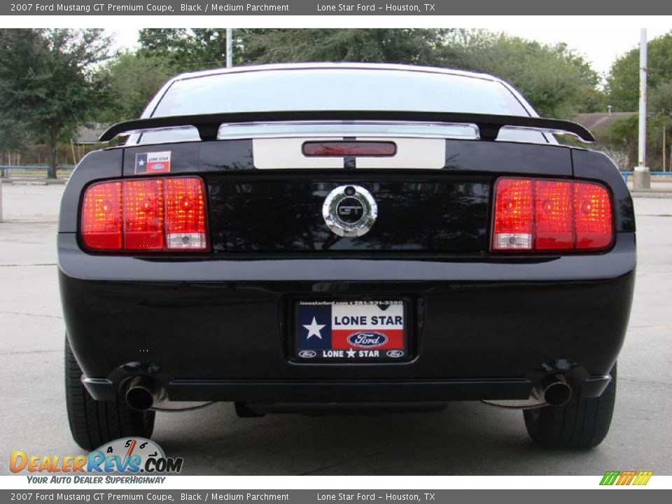 2007 Ford Mustang GT Premium Coupe Black / Medium Parchment Photo #4