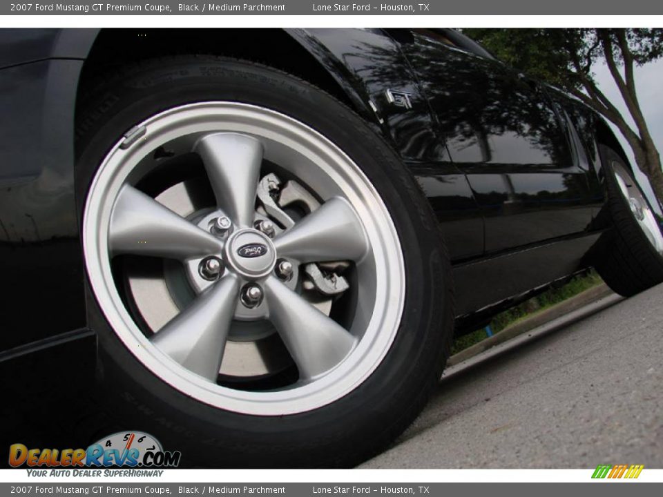 2007 Ford Mustang GT Premium Coupe Black / Medium Parchment Photo #7