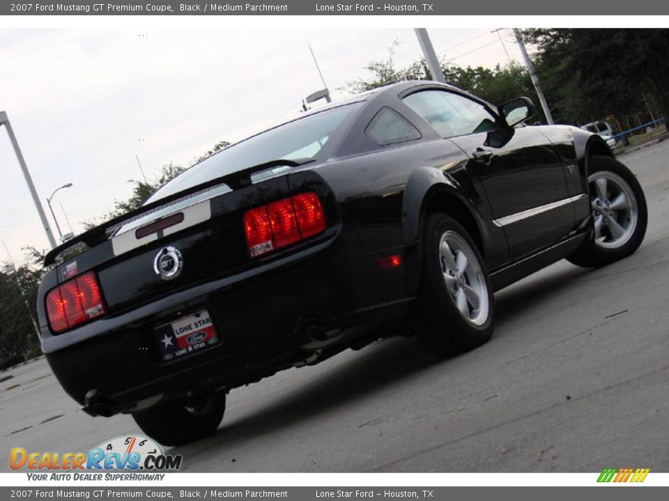2007 Ford Mustang GT Premium Coupe Black / Medium Parchment Photo #8