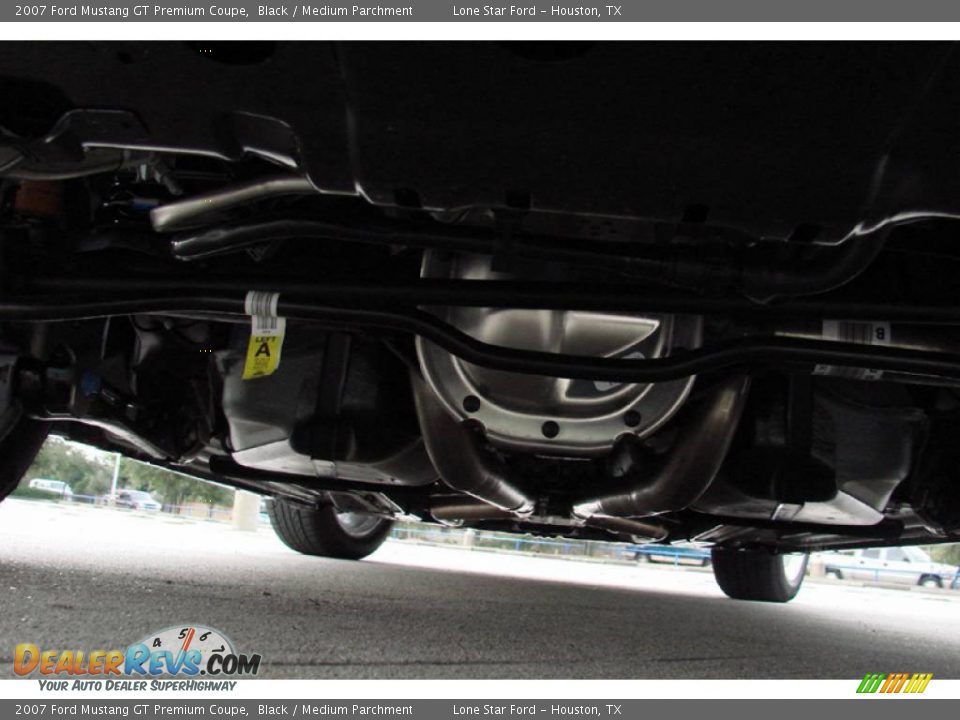 2007 Ford Mustang GT Premium Coupe Black / Medium Parchment Photo #10