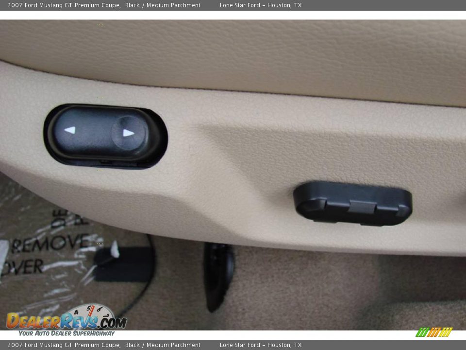 2007 Ford Mustang GT Premium Coupe Black / Medium Parchment Photo #13