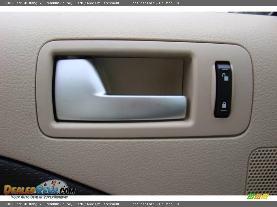 2007 Ford Mustang GT Premium Coupe Black / Medium Parchment Photo #15