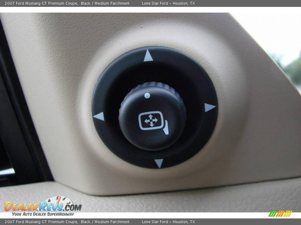 2007 Ford Mustang GT Premium Coupe Black / Medium Parchment Photo #16