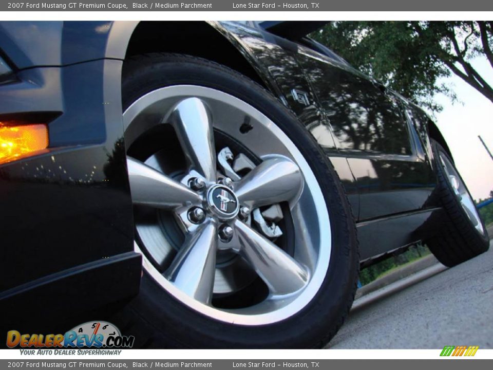 2007 Ford Mustang GT Premium Coupe Black / Medium Parchment Photo #6