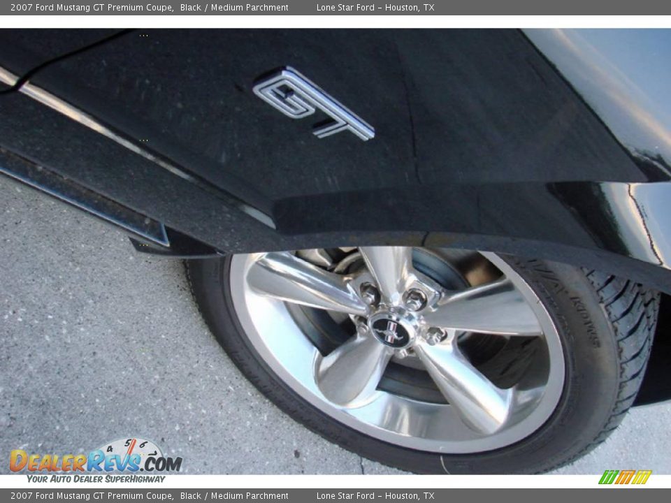 2007 Ford Mustang GT Premium Coupe Black / Medium Parchment Photo #7