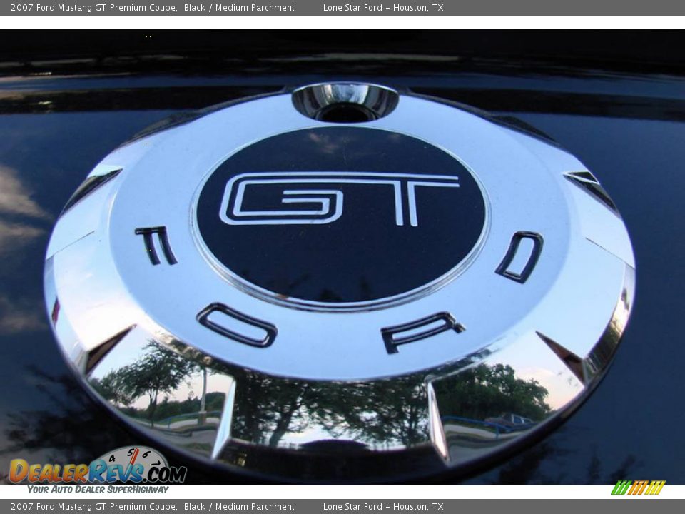 2007 Ford Mustang GT Premium Coupe Black / Medium Parchment Photo #9
